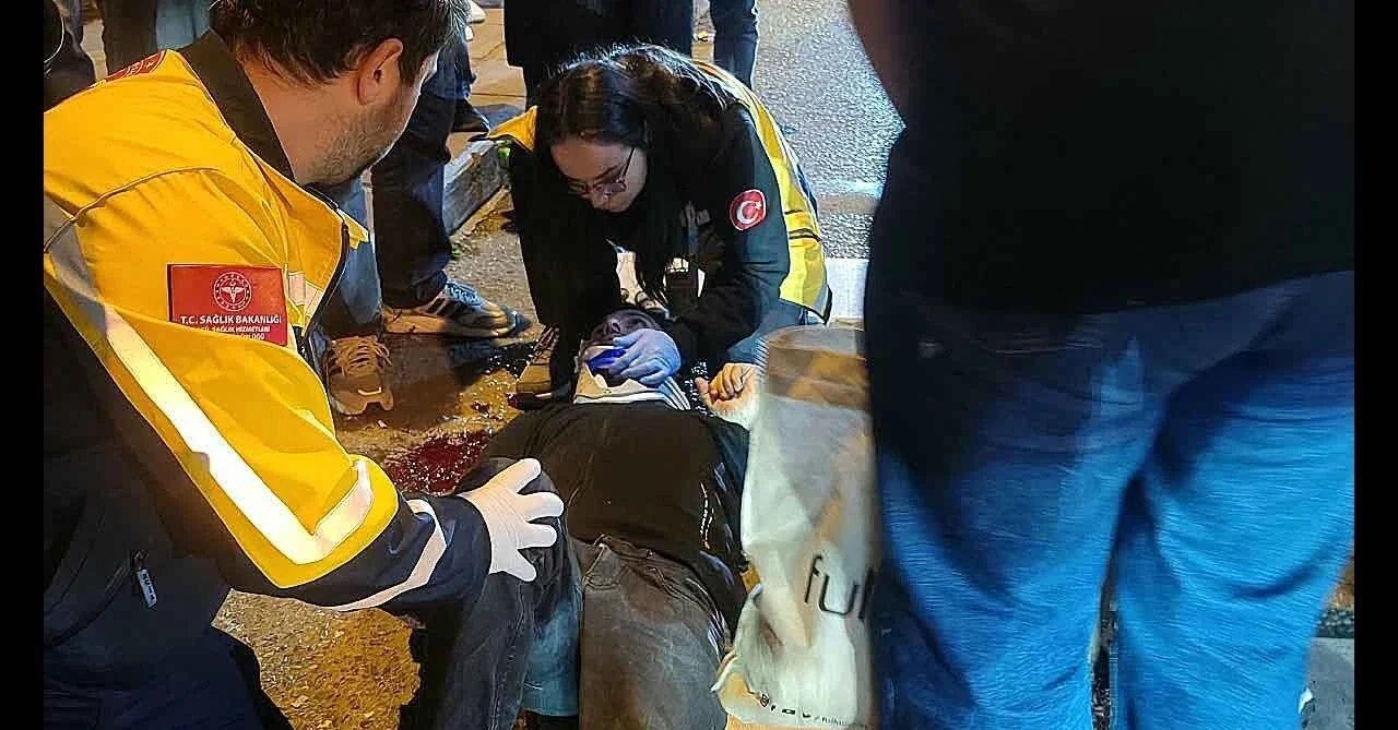 Bir anda yere yığıldı… Kanlar içinde kaldı..